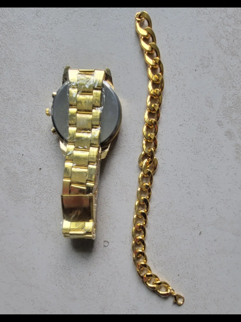 Geneva Mens Gold watch with matching 7